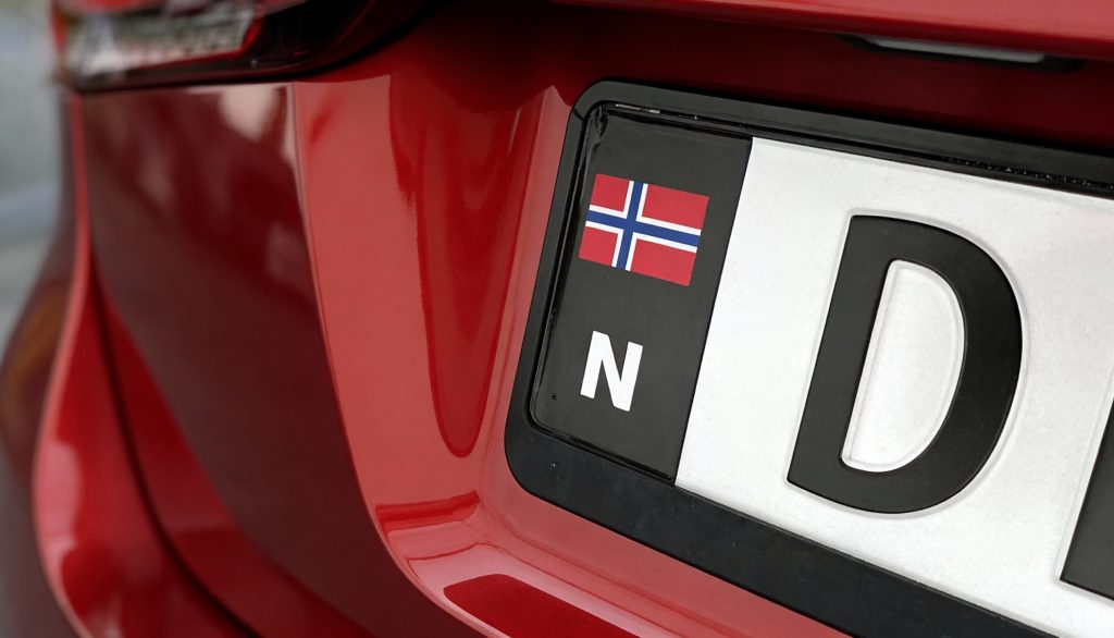 freepik img1 bytt farge p den bilen til dyp metallic rd je 47447